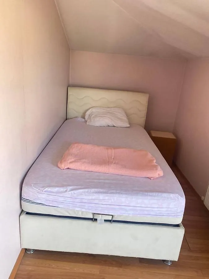 Hostel In Bahcelievler Κωνσταντινούπολη 0*,